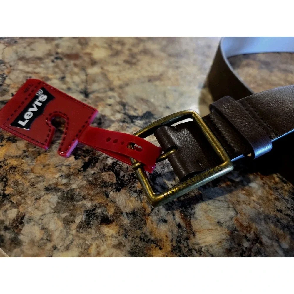 New Levis New Mens Belt.Size Large. RN129919. Brown.